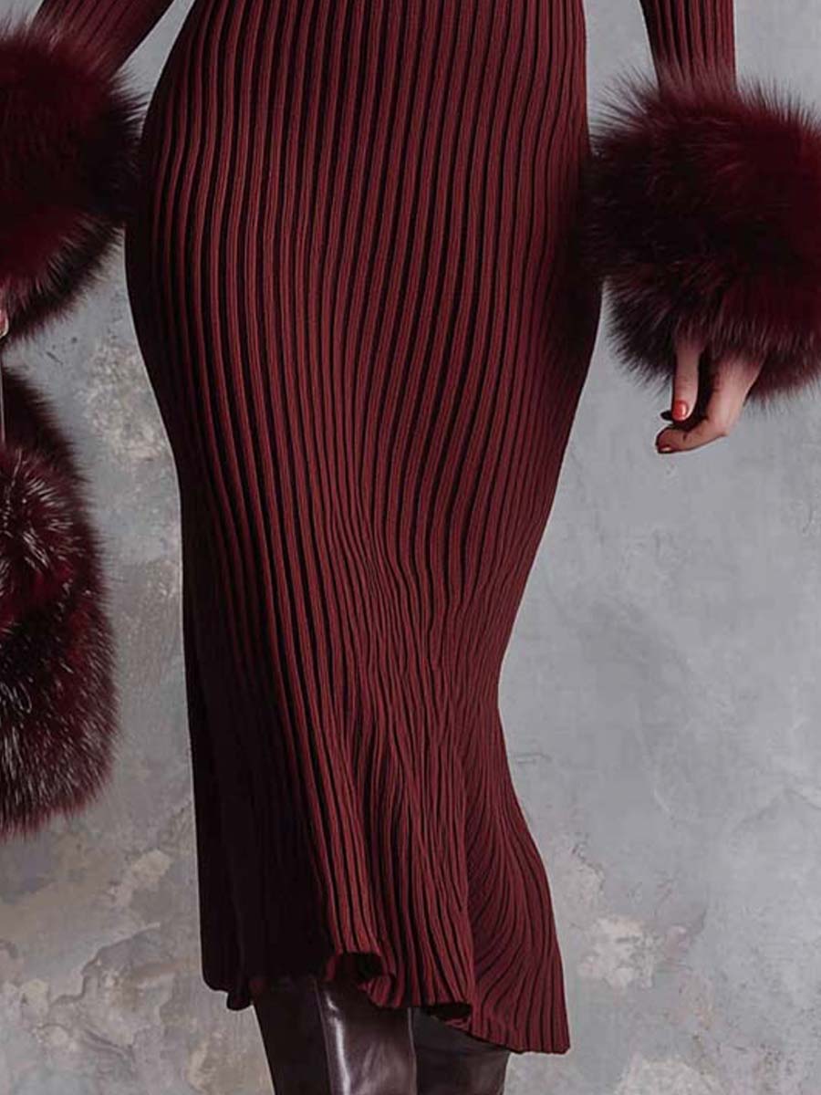 Ribbed Knit Midi Dress With Statement Buttons And Faux Fur Cuffs – Wine Red