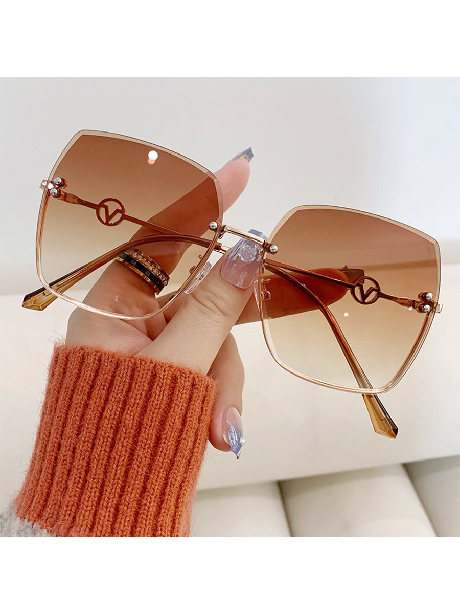 Fashionable Metal Large Frame Gradient Light Color Sunglasses