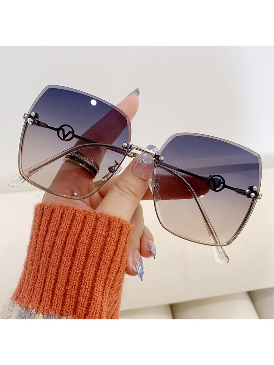 Fashionable Metal Large Frame Gradient Light Color Sunglasses