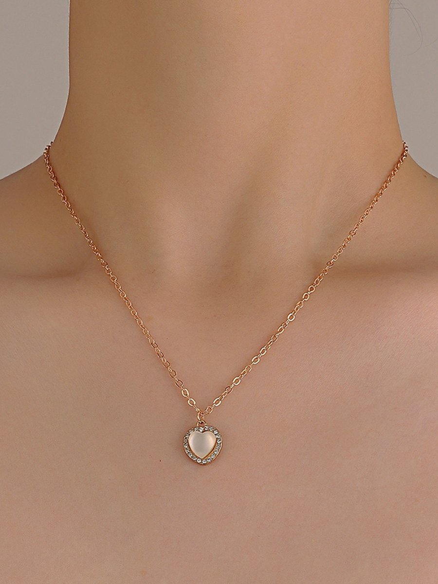 Simple and Versatile Heart Necklace