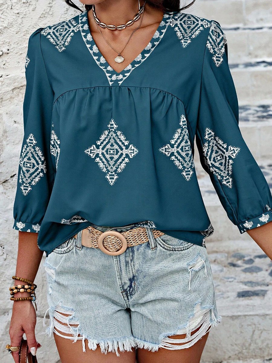 V-neck Fashionable Printed Three-quarter Sleeve Top