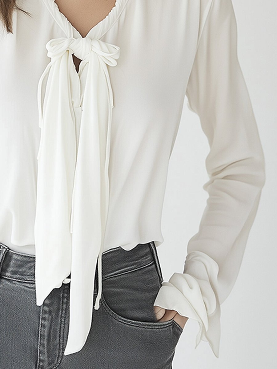 Chic Bow-Tie Blouse with Timeless Elegance