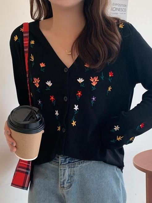 Stylish V-neck Floral Embroidered Knit Cardigan