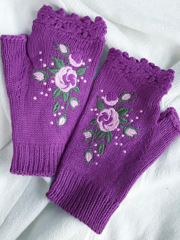 Bee and Flower Embroidery Warm Woolen Half-Finger Gloves