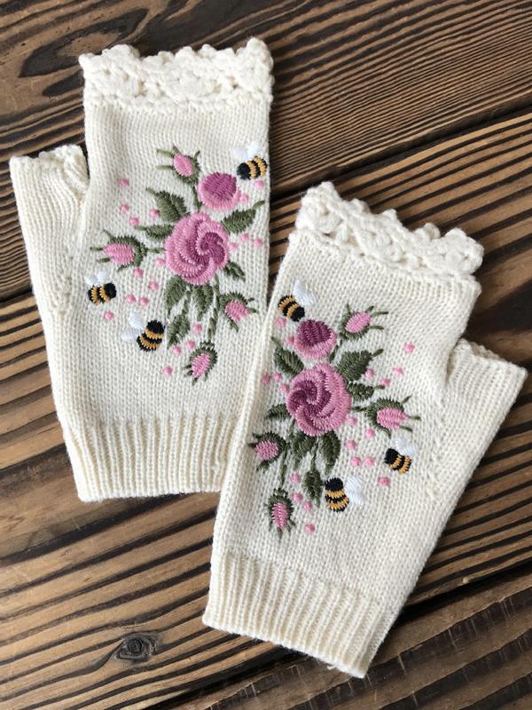 Bee and Flower Embroidery Warm Woolen Half-Finger Gloves