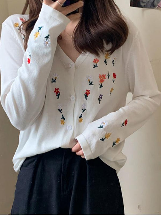 Stylish V-neck Floral Embroidered Knit Cardigan