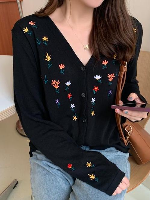 Stylish V-neck Floral Embroidered Knit Cardigan